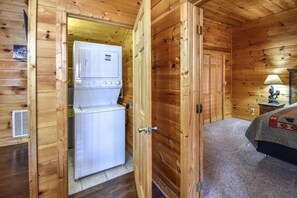 5 Schlafzimmer, Bügeleisen/Bügelbrett, WLAN, Bettwäsche