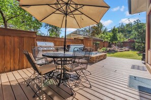 Outdoor dining - North Boulder Elegance - Newlands Neighborhood (Boulder)