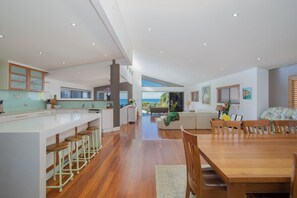 Dining - Azure Horizon Beachfront Haven and Resort Style Pool (Stockton)