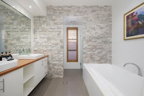 Bathroom - Azure Horizon Beachfront Haven and Resort Style Pool (Stockton)