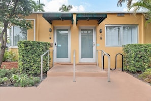 Unclassified image, 4 of 31, button - The Palms at 76 (Miami Beach)
