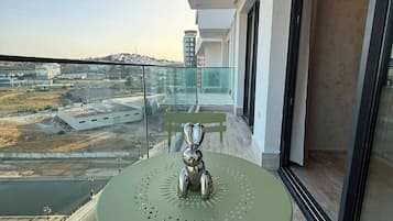 Luxury Studio, Balcony, City View | Outdoor dining