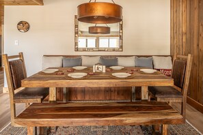 Dining - Mtn Views | Free Shuttle | Fireplace (Big Sky)
