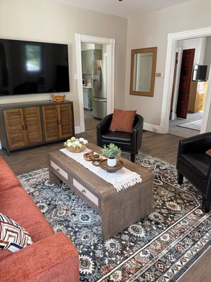 Living area - Charming Historic LeClaire Home, 3BR + 2BA, Sleeps 8 (Edwardsville)