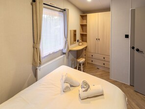 Room - Mobile Home With Shared Pool (Zonhoven)