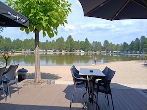 Chalet | Outdoor dining - Mobile Home With Shared Pool (Zonhoven)