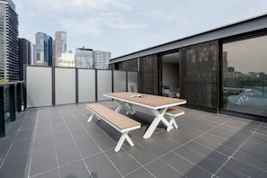 Outdoor dining - West Edge Urban Outlook near Gardens and Markets (West Melbourne)