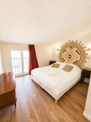 Room - Vrbo Property (Abeilhan)