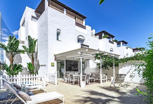 Lvb92 - Beautiful 4-bed Townhouse in Guadalvilla