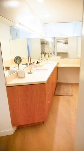 Bathroom - The Bluffside Torrey Pines Beach House, a stunning white water view home. (Del Mar)