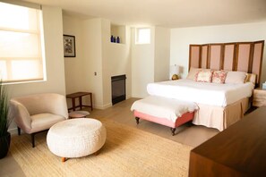 Room - The Bluffside Torrey Pines Beach House, a stunning white water view home. (Del Mar)