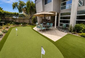 Outdoor dining - The Bluffside Torrey Pines Beach House, a stunning white water view home. (Del Mar)