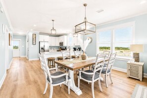 Dining - "How You Dune"
  Serene 3-bedroom house with GULF views in Fort Morgan! (Gulf Shores)