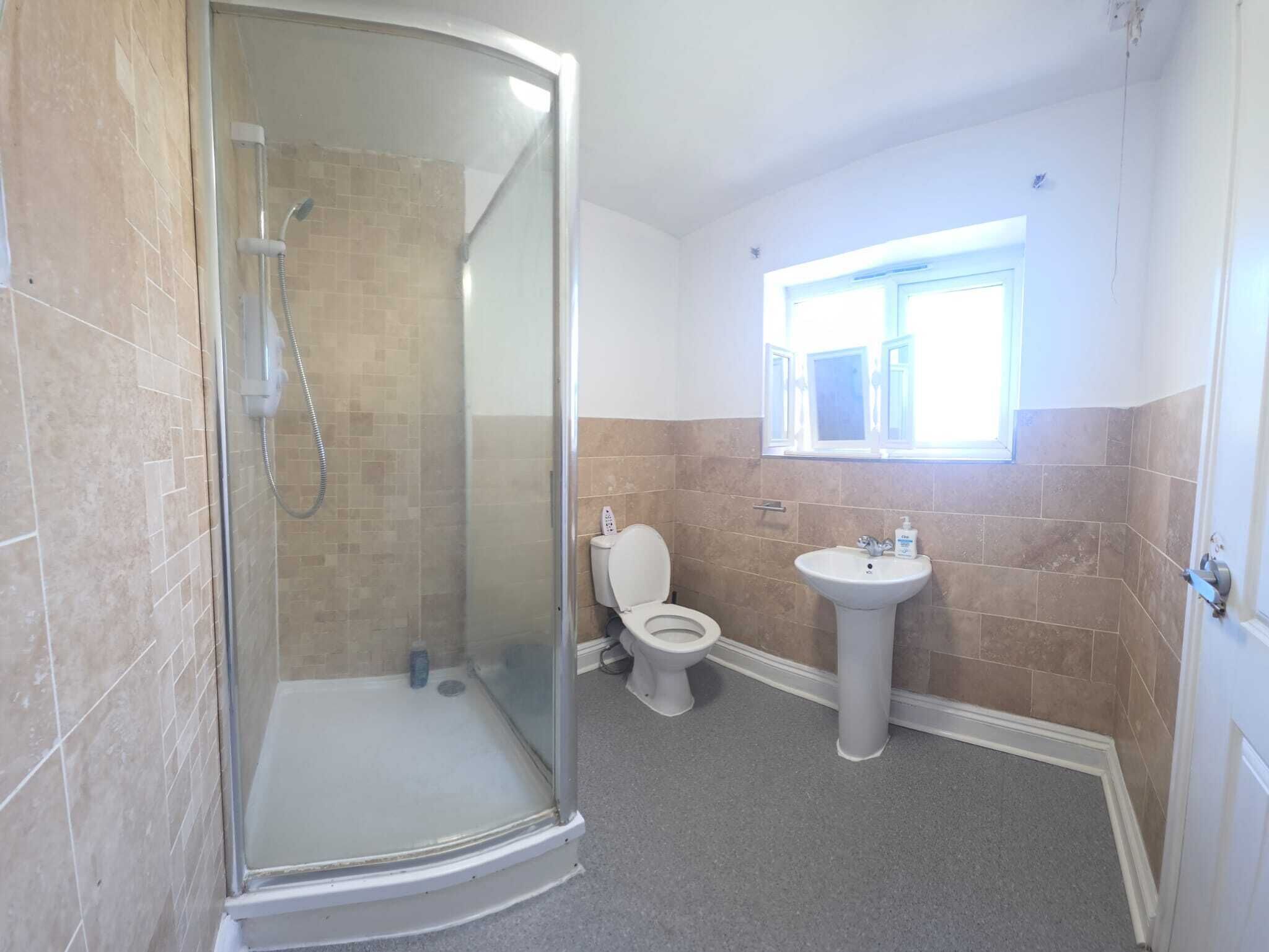 Dusche, Handtücher, Seife, Toilettenpapier