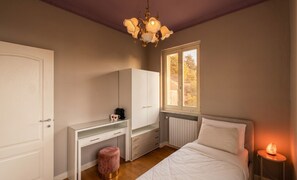 Room - Vrbo Property (Santa Vittoria d'Alba)