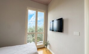 Room - Vrbo Property (Santa Vittoria d'Alba)