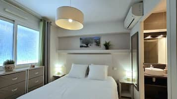 Bureau, Wi-Fi gratuit, draps fournis