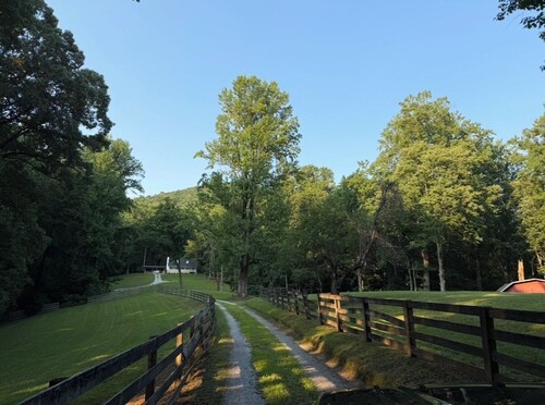 Dogwood Pastures - 14 Acre Farm - Nantahala National Forest Access - Sleeps 8