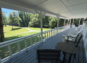 Terrace/patio - Dogwood Pastures - 14 Acre Farm - Nantahala National Forest Access - Sleeps 8 (Highlands)