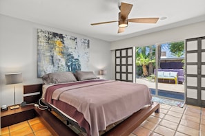 Room - Chef/Entertainer/Naturists Dream-Close to all major sports/entertainment venues! (Phoenix)