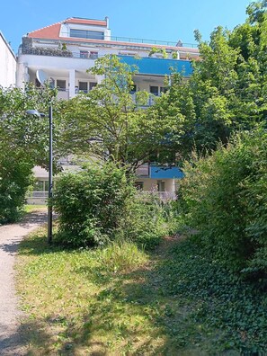 Exterior - Comfortable 3 Bedroom within walking distance to Stadt Park Hilton. (Vienna)