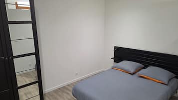 1 bedroom, iron/ironing board, WiFi (free), bed sheets