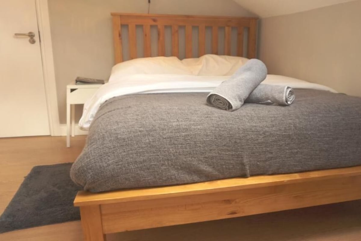 Deluxe Double Room | Desk, laptop workspace, blackout drapes, iron/ironing board (on request)