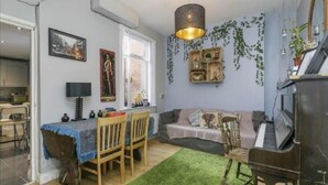 Living area - Big Yellow Door in Queens Quarter (Belfast)