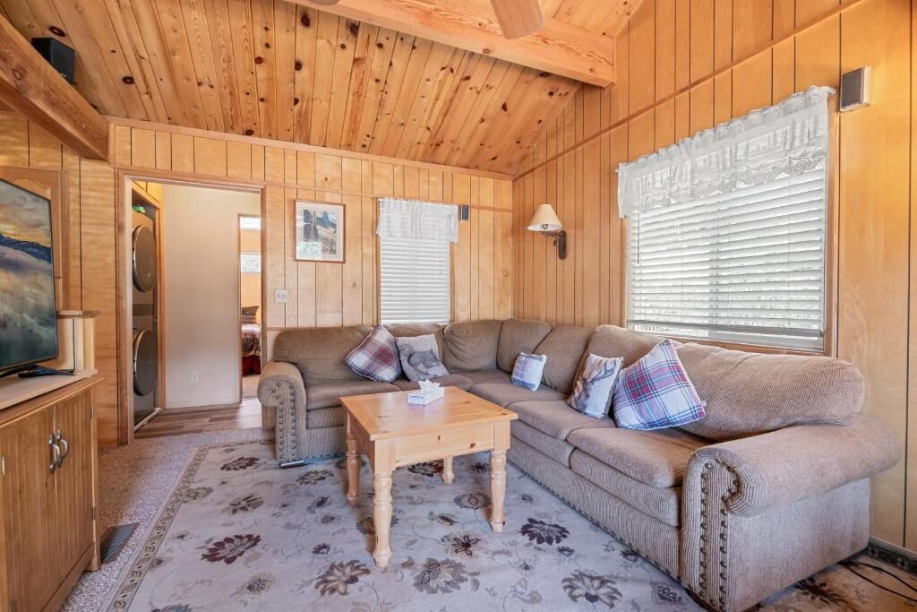 House, 3 Bedrooms, Pets Allowed, Mountain View | Living area