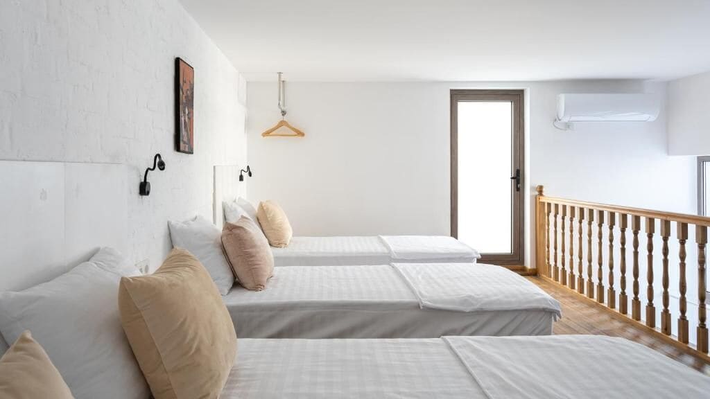 In-room safe, desk, soundproofing, WiFi (free)