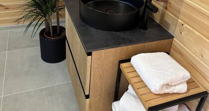 The Peak - Cozy 1-bedroom chalet in delightful Zărnești