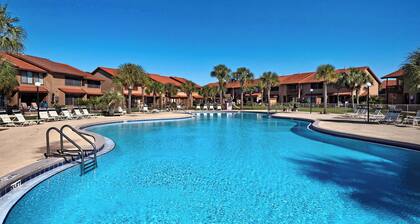 2BR End-unit Townhome Private Beach Access & Heated Pools - Sleeps 8