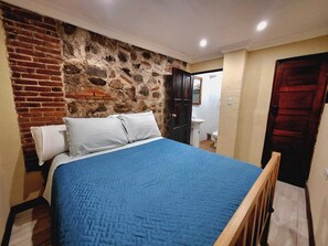 Unclassified image, 4 of 9, button - Casa de Osos  (Antigua Guatemala)