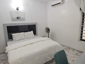 Free WiFi - Lux Shortlets Hotels in Lekki Phase 1 (Lekki)