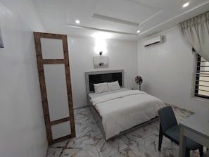 Free WiFi - Lux Shortlets Hotels in Lekki Phase 1 (Lekki)