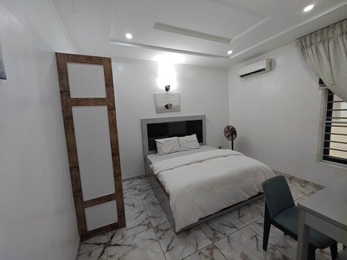 Lux Shortlets Hotels in Lekki Phase 1