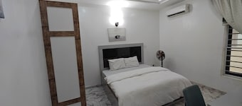 Lux Shortlets Hotels in Lekki Phase 1