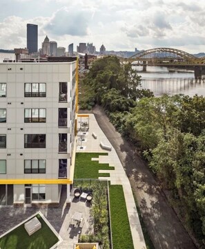 Exterior - Cozy central 1bedroom apartment in peaceful Pittsburgh with pool and gym access (Pittsburgh)