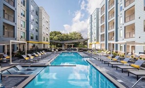 Pool - Cozy central 1bedroom apartment in peaceful Pittsburgh with pool and gym access (Pittsburgh)