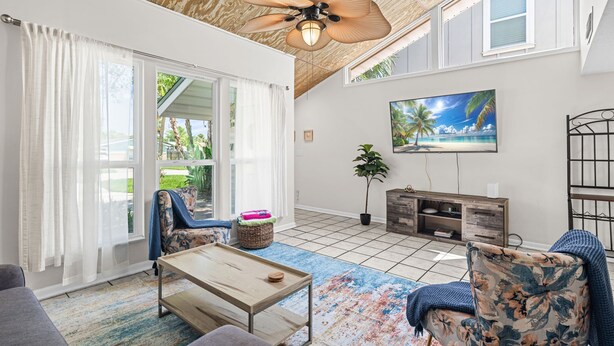 TV - Pier Escape - Entire Property (Jacksonville Beach)