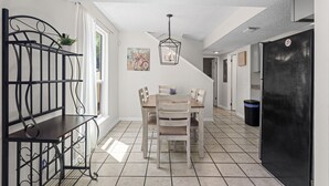 Dining - Pier Escape - Entire Property (Jacksonville Beach)
