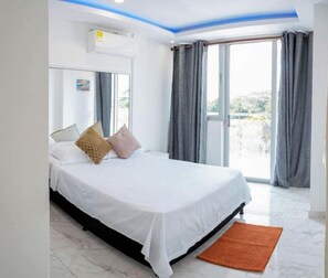Room - Modern Oasis: 3 min from the Airport + 5G+ Wi-Fi + Parking (Monteria)