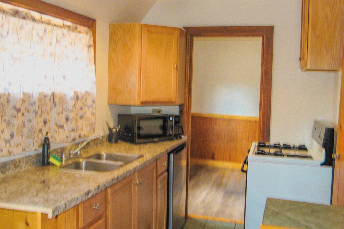 Coffee/tea maker, microwave