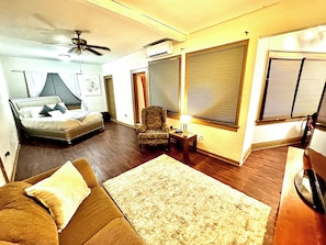 Unclassified image, 3 of 8, button - Cozy 1-bedroom studio in the heart of Downtown Sebring (Sebring)