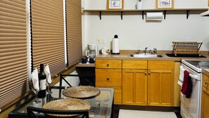 Unclassified image, 5 of 8, button - Cozy 1-bedroom studio in the heart of Downtown Sebring (Sebring)