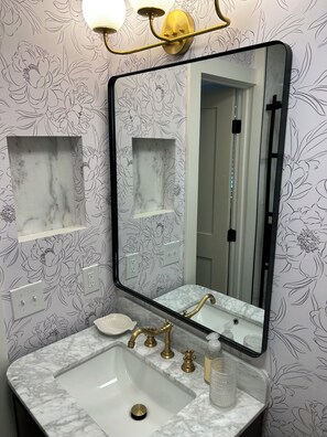 Unclassified image, 5 of 66, button - Newly renovated 2-bedroom condo in lovely Hilton Head Island with AC (Hilton Head Island)