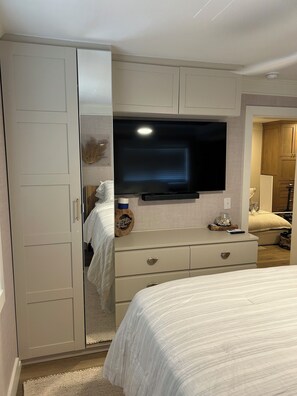 Unclassified image, 3 of 66, button - Newly renovated 2-bedroom condo in lovely Hilton Head Island with AC (Hilton Head Island)