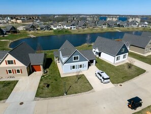 Exterior - Bridges Bay Retreat - The Perfect Okoboji Getaway (Arnolds Park)