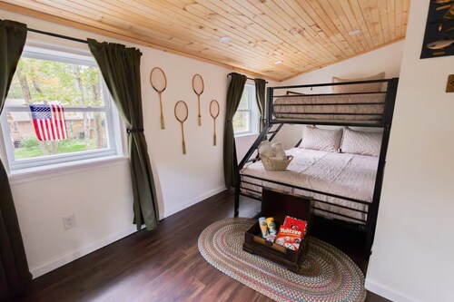 The Lake Haus, Boat-Friendly, Near Lake Wallenpaupack - Fire Pit • Dog-Friendly