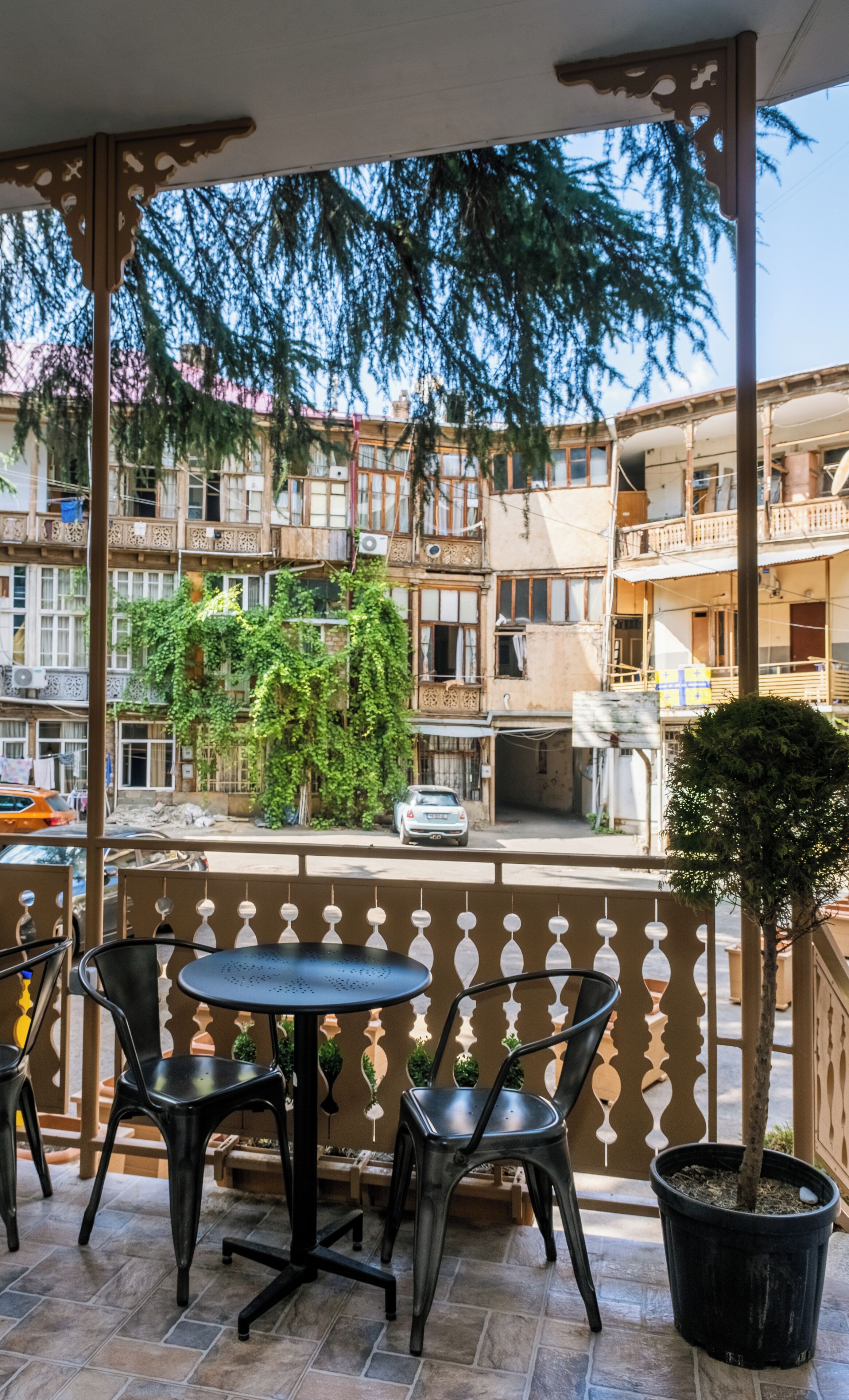 Familieleilighet, balkong, bakgårdsutsikt | Terrasse/patio